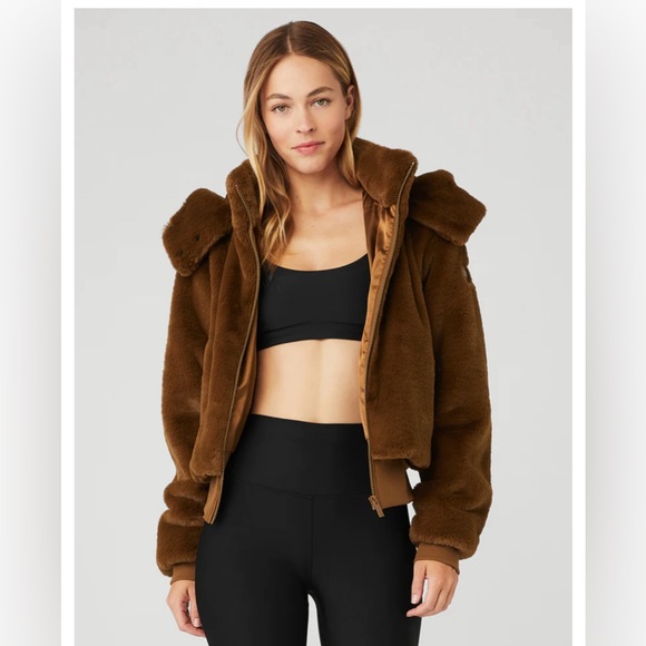 Alo Yoga Faux Fur Foxy Jacket - Picture 2 of 3